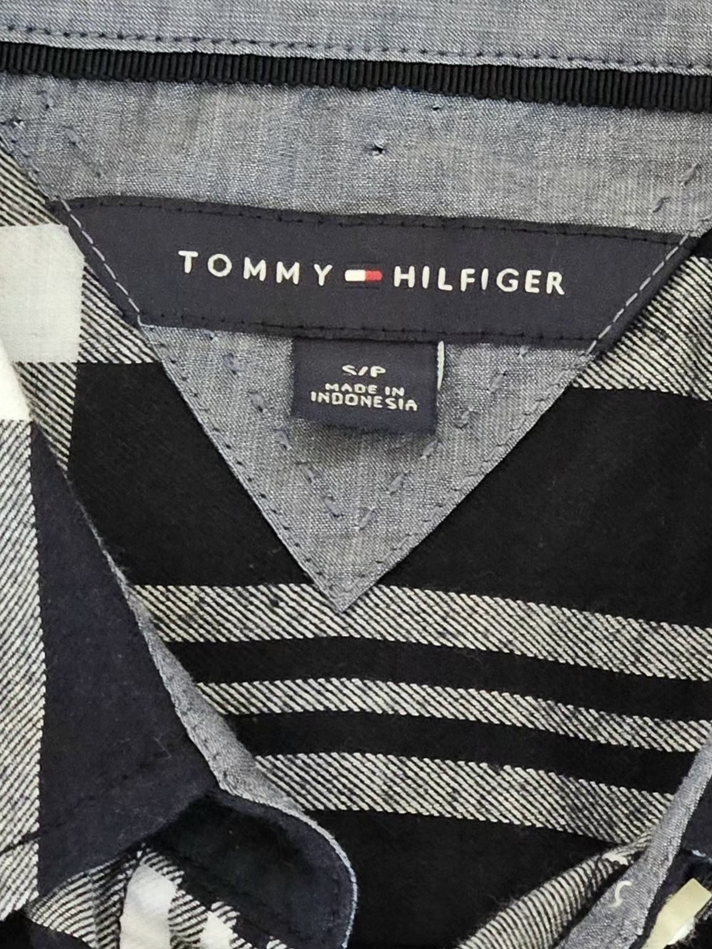 Tommy Hilfiger Plaid Roll-Tab Sleeve Button Down Shirt Small Navy Blue White - Picture 11 of 16
